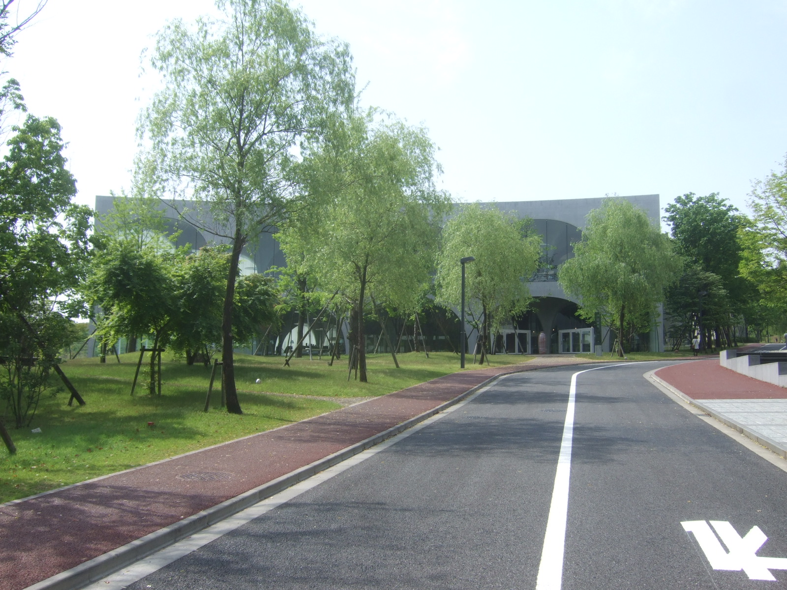 多摩美術大学図書館 岩 崎 建 築 研 究 室 日 誌