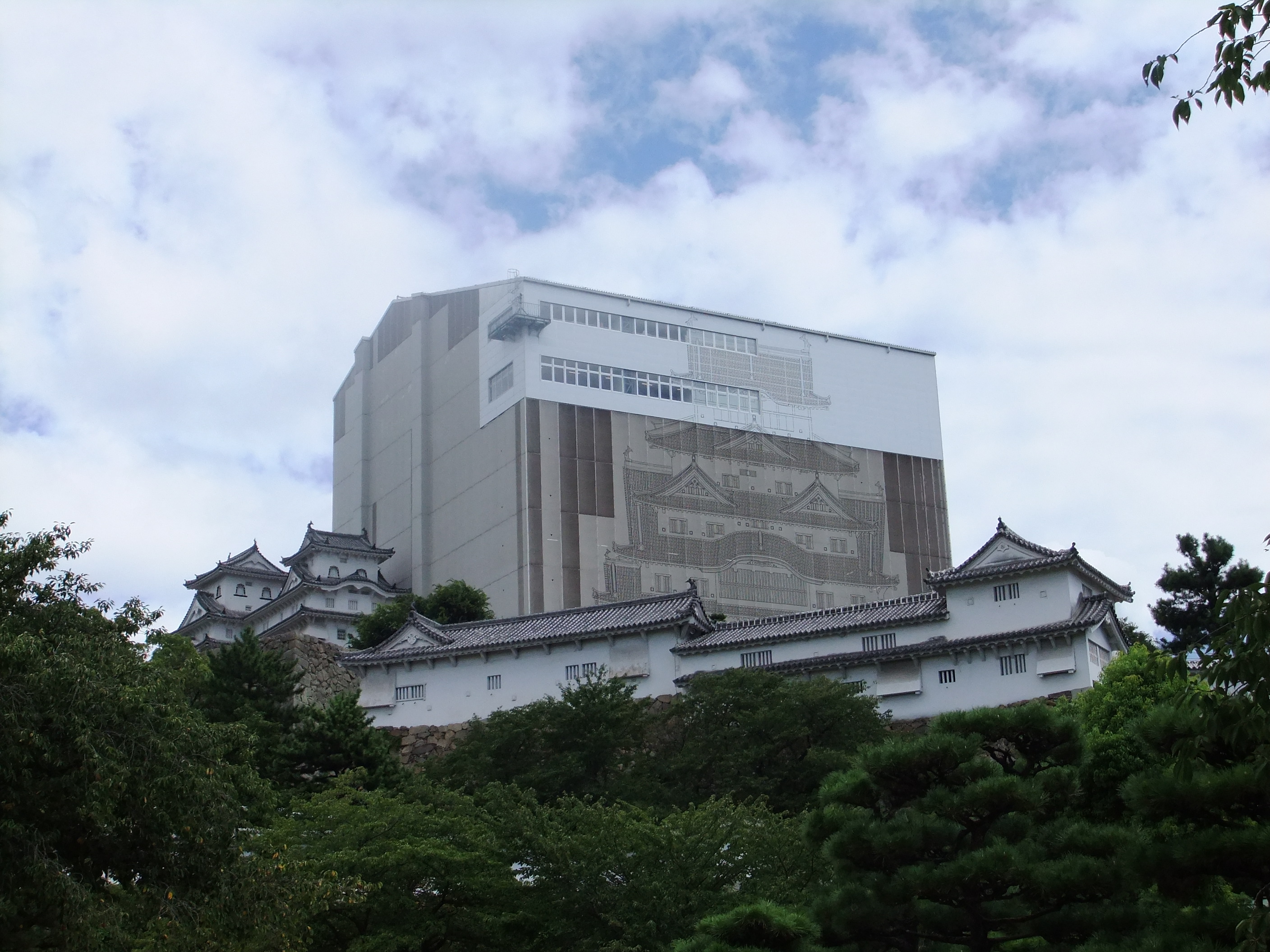 天空の白鷺 岩 崎 建 築 研 究 室 日 誌