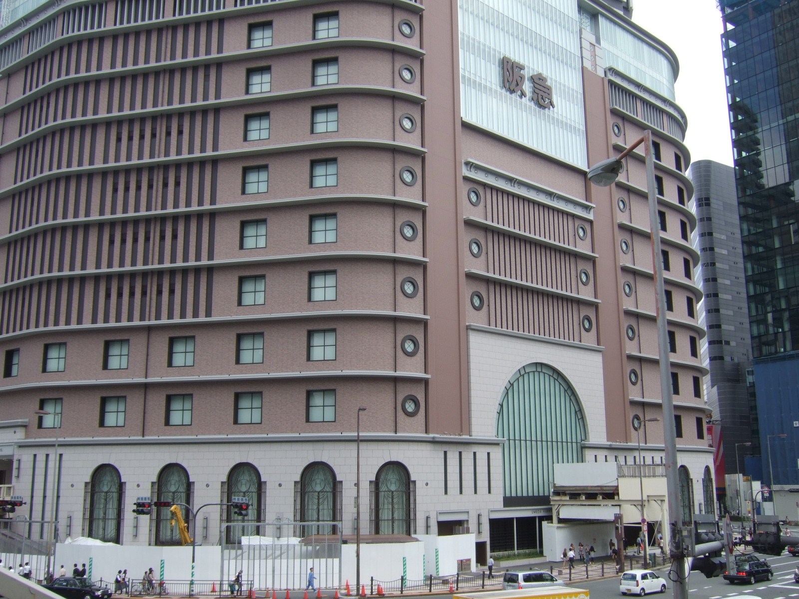 Nさま　関西の近代建築 越境連載「イラスト名建築ぶらり旅」17：免震改修で伝える「五一