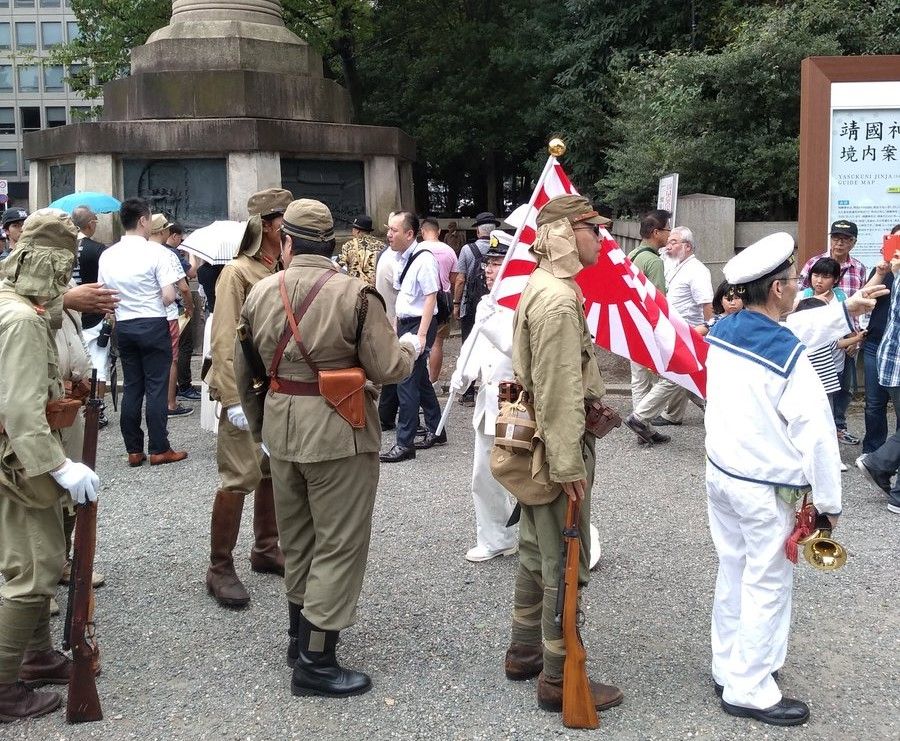 終戦の日 今年も靖国神社で軍服を着たコスプレイヤーが集まる もえるにほん彡