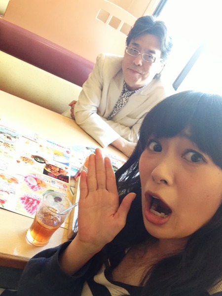 指原莉乃、よしりん、ガスト
