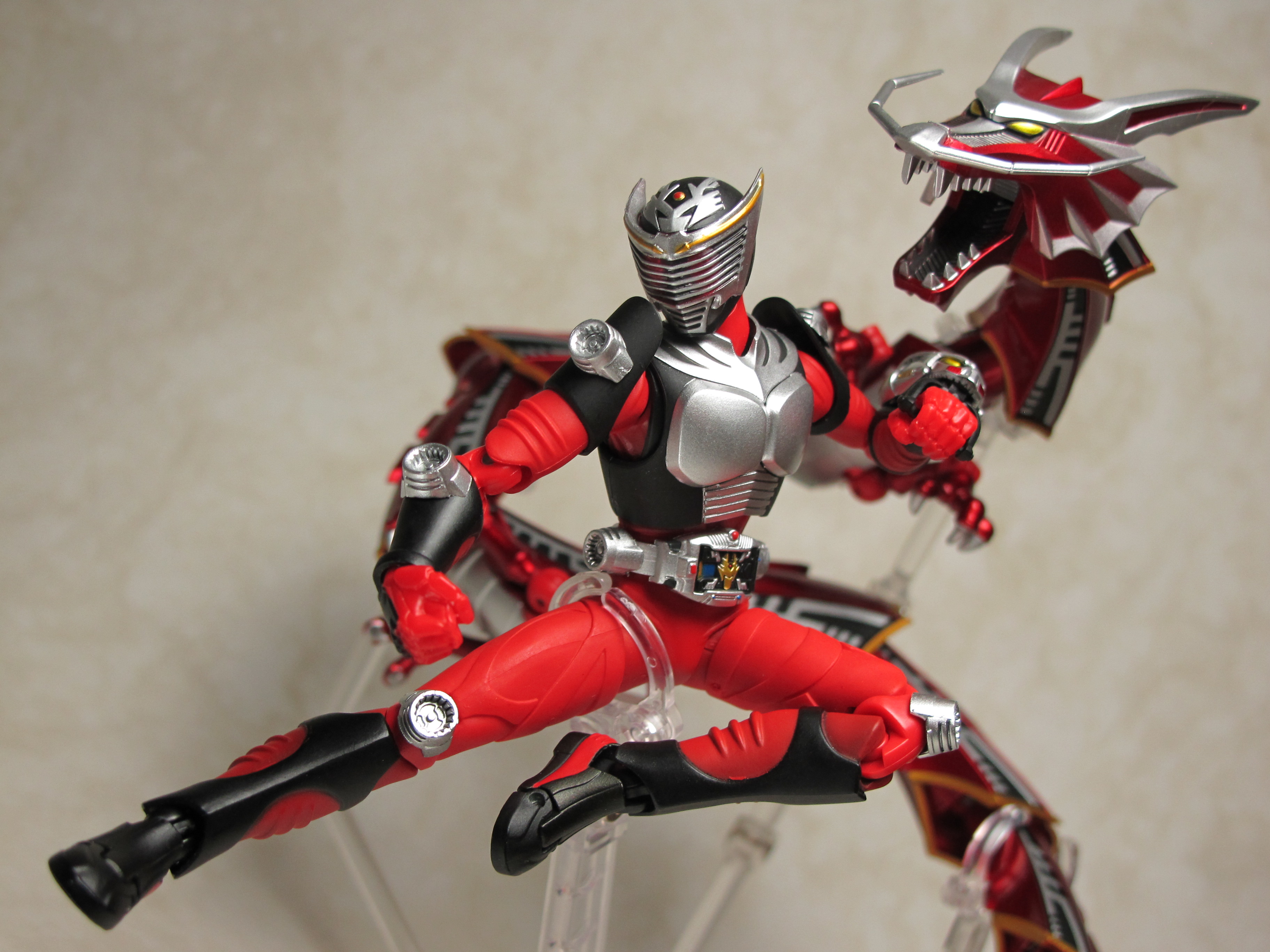 S H フィギュアーツ 仮面ライダー龍騎 ドラグレッダーセット イザヨイホビーラック