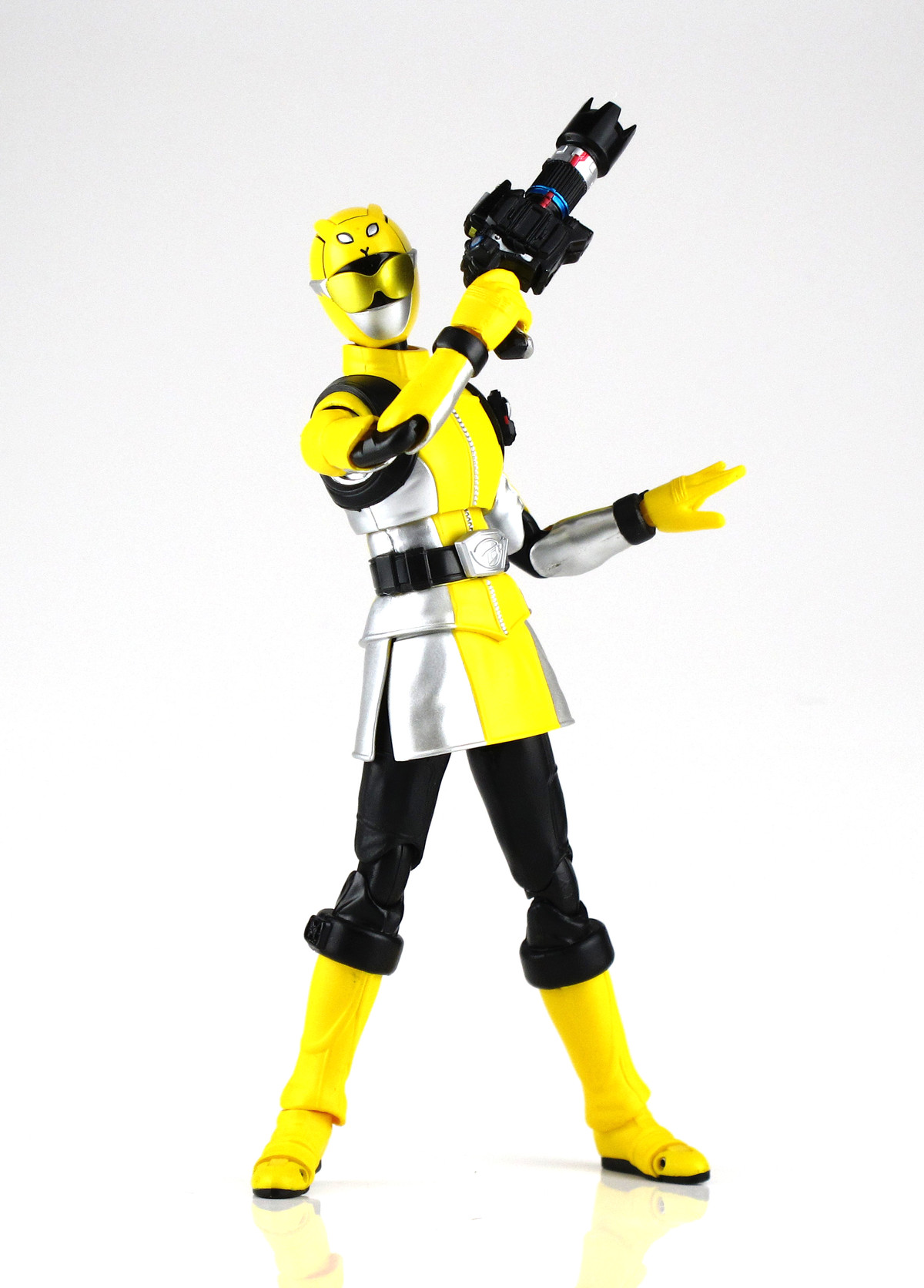 レビュー】 バンダイ 魂ウェブ商店 S.H.Figuarts イエロー