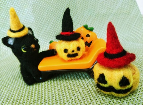 羊毛フェルトで、ハロウィンの魔女風の帽子(^-^) : 出来たをさがそ！