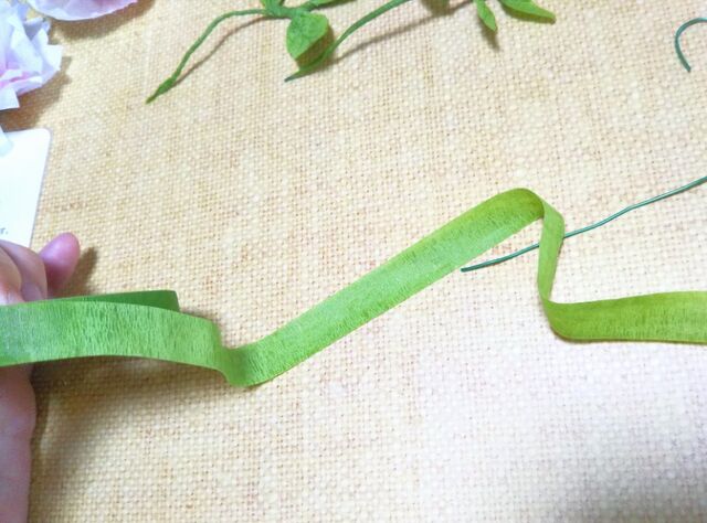 内職感 満載 ペーパーフラワー フローラルテープで葉っぱ造り 出来たをさがそ