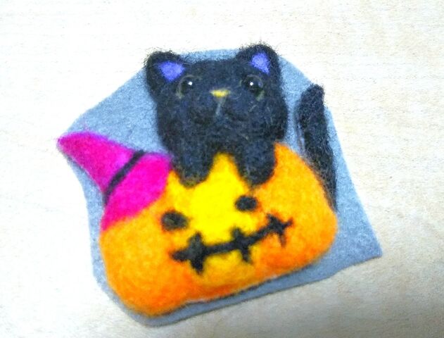 羊毛フェルト　羊毛絵画『ハロウィンの森』ハンドメイド　羊毛刺繍 羊毛フェルト 羊毛絵画『ハロウィンの森』ハンドメイド 羊毛刺繍