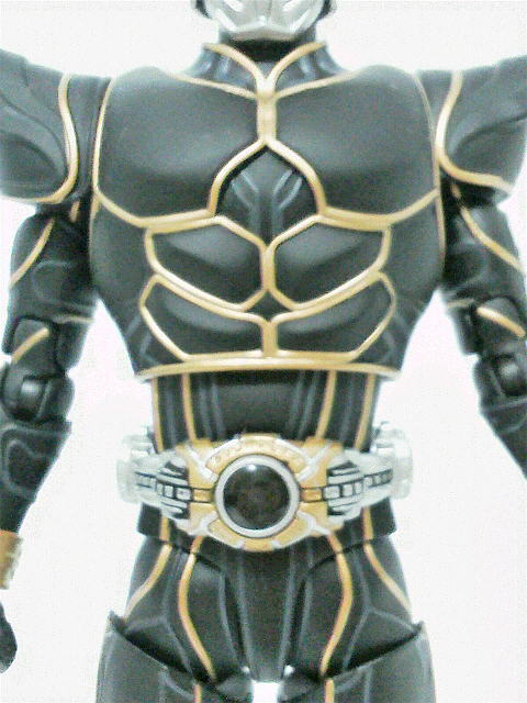 真骨頂フィギュアーツ 仮面ライダークウガ アルティメットフォーム 造形編 玩具神殿 トイズモビーレ