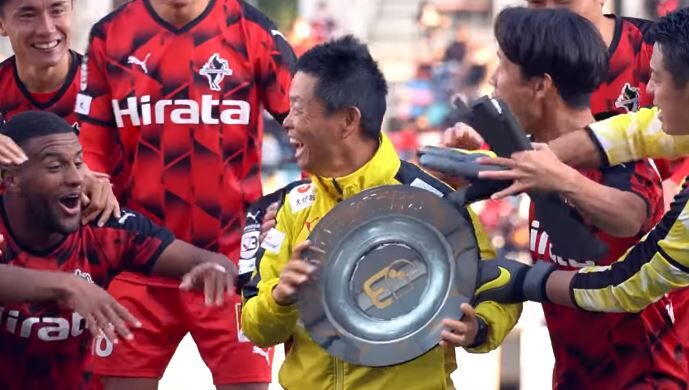 ロアッソ熊本 来季も大木さんと共に 4年ぶりj2復帰に導いた大木武監督の続投を発表 全力を尽くします ｊ２サッカー通信