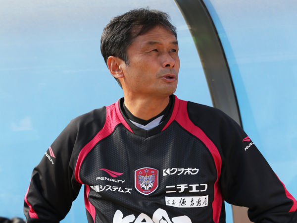 岡山 長澤徹監督 18シーズンも契約を更新 就任4年目へ ｊ２サッカー通信