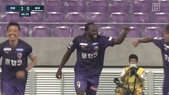 京都サンガ 新スタ公式戦初ゴール Fwピーター ウタカが2得点 京都がクリーンシートで快勝 j2サッカー通信 京都サンガ 新スタ公式戦初ゴール Fwピーター ウタカが2得点 京都がクリーンシートで快勝 j2サッカー通信