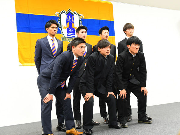 愛媛fc 2019シーズン新体制発表 スローガンは 全進 若手7人が新加入 移籍まとめ j2サッカー通信 愛媛fc 2019シーズン新体制発表 スローガンは 全進 若手7人が新加入 移籍まとめ j2サッカー通信