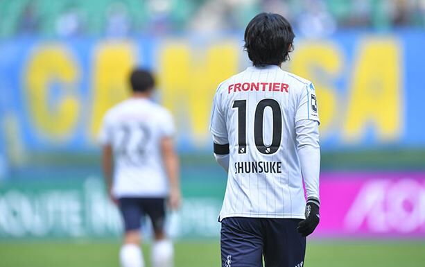 J2 横浜fc 遂にこの時が 元日本代表mf中村俊輔 今季限りで現役引退へ 今後は指導者の道も候補に ｊ２サッカー通信