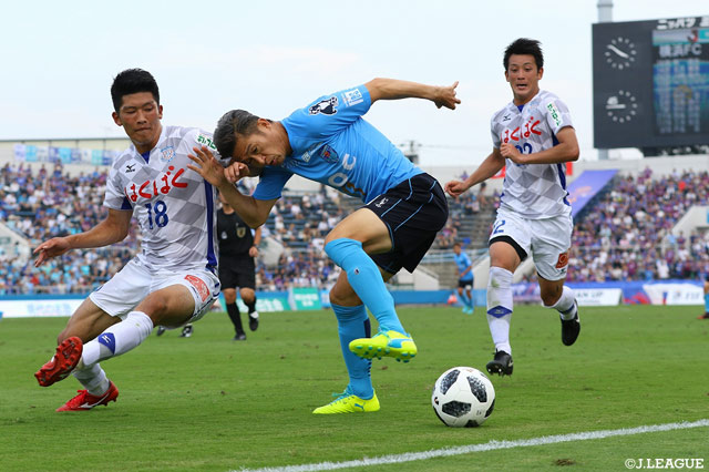 横浜ｆｃ ユース出身ｆｗ斎藤功佑 強烈ボレー J初ゴールが決勝点 甲府に２００２年以来の勝利 ｊ２サッカー通信