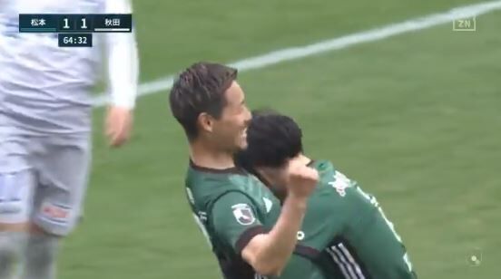 松本山雅fc 待望の今季初白星 Mf佐藤和弘の右足ミドルシュート Fw鈴木国友がヘディングなど3ゴールを奪って逆転勝利 j2サッカー通信 松本山雅fc 待望の今季初白星 Mf佐藤和弘の右足ミドルシュート Fw鈴木国友がヘディングなど3ゴールを奪って逆転勝利 j2サッカー通信