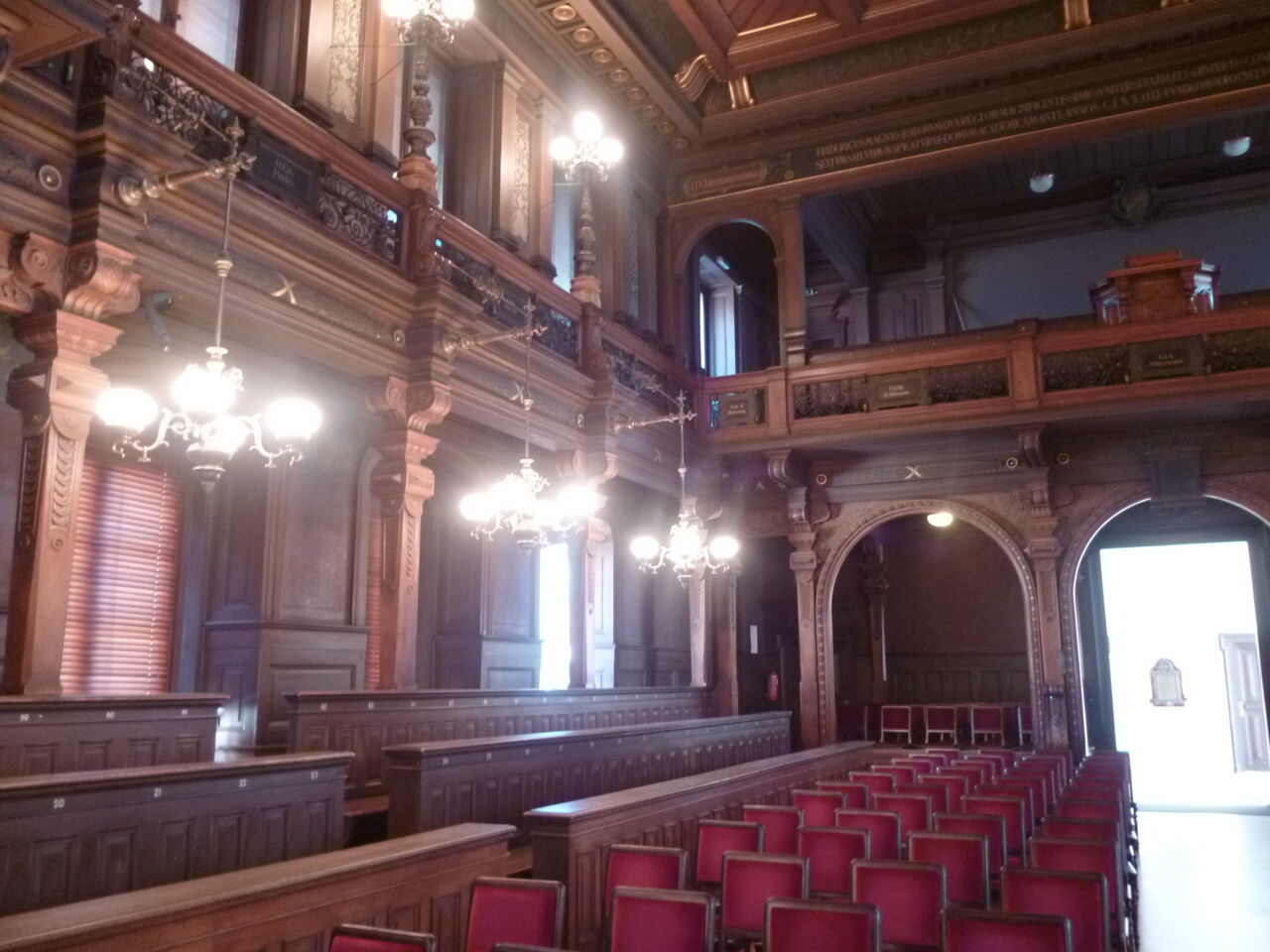 ハイデルベルク 大学旧校舎の記念講堂 ドイツ語通訳 ドイツ旅行ガイド藤島の旅がらす日記