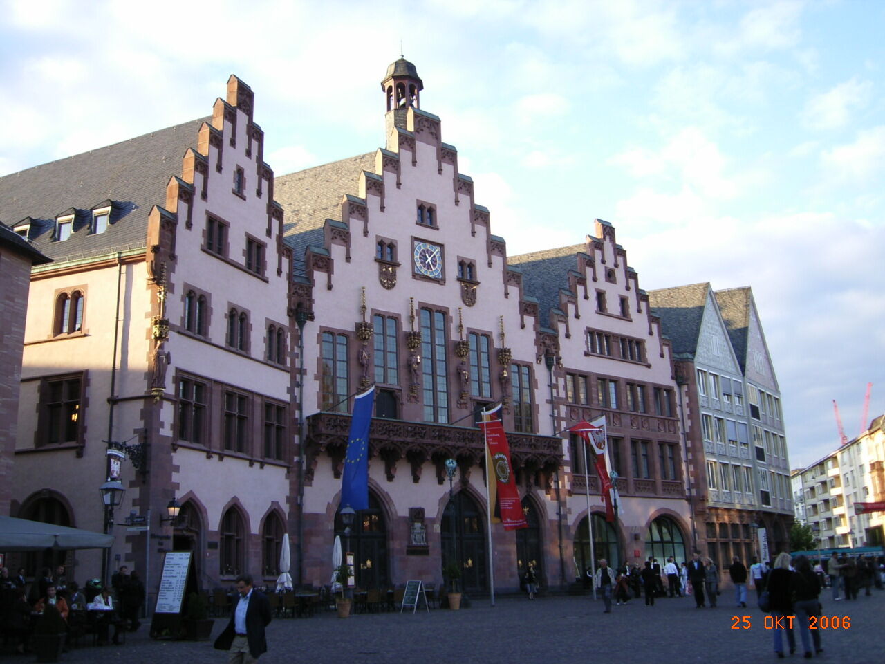 フランクフルト 市役所レーマー広場 ドイツ語通訳 ドイツ旅行ガイド藤島の旅がらす日記