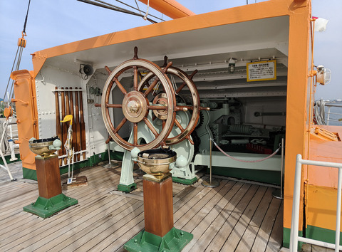 海王丸操舵輪