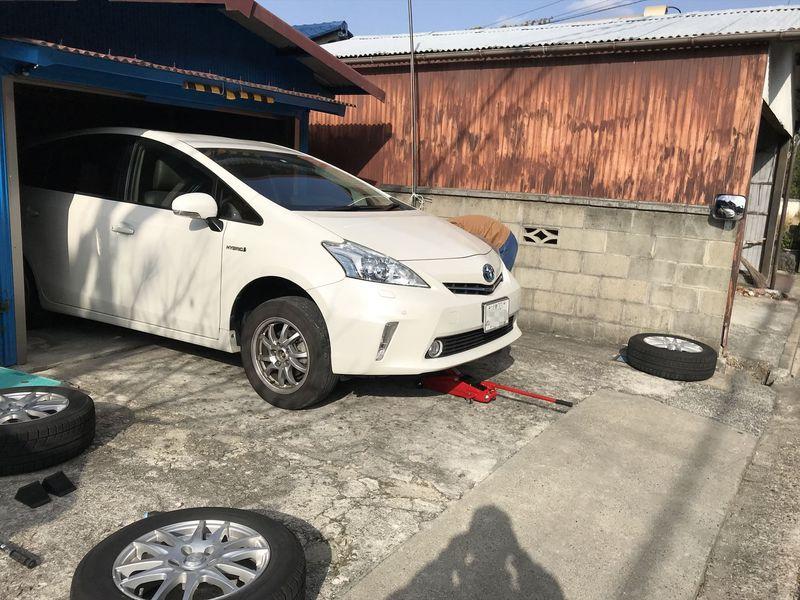 プリウスα 冬タイヤに交換しました。 : 向島ポンポコ日記