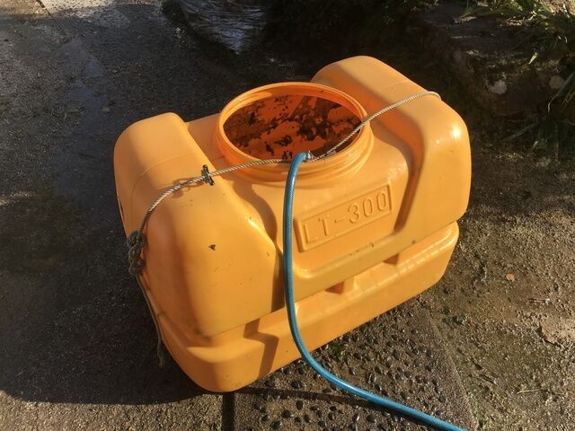 ☆引取限定☆香川県坂出市 貯水タンク1200L サミットローリータンク