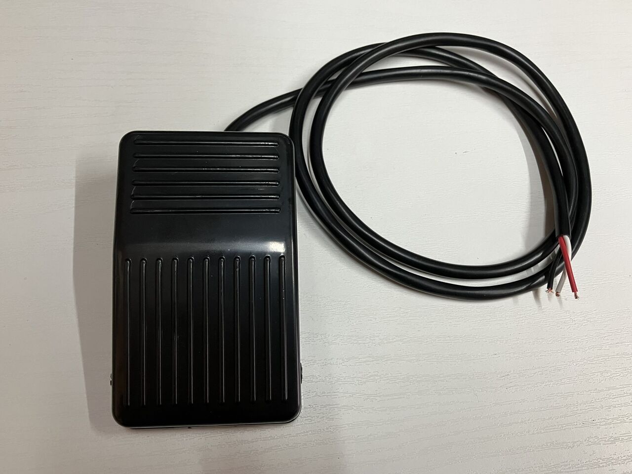 ino様用　PTT分離型スイッチボックス　 外部PTT用接続コードC-RES7 FreeDV用 PTTフットスイッチ 制作 : 向島ポンポコ日記