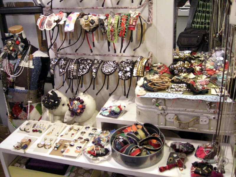 ソウルのランジェリーショップはカップルで 怒涛のアジア 香港の街角で