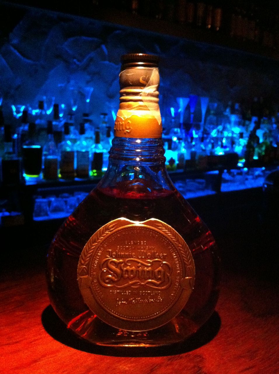 特級時代のジョニーウォーカー スイング : BAR jagatkana
