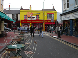 Brighton 街中 (楽器屋)