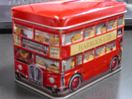 HARRODS BUS