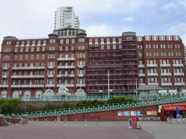 Hilton正面