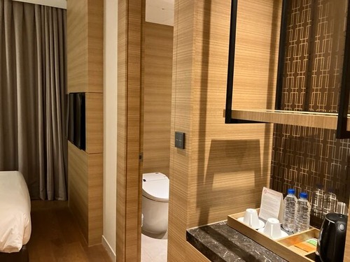 C12B9298-4A29-42E5-8F36-6660A90F2C1D