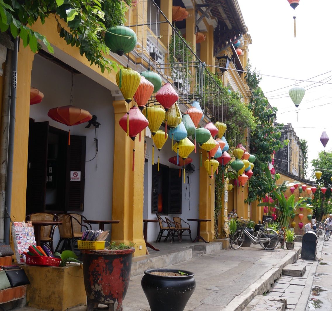 ベトナム 世界遺産 ホイアンの街並み カラーリストの日記