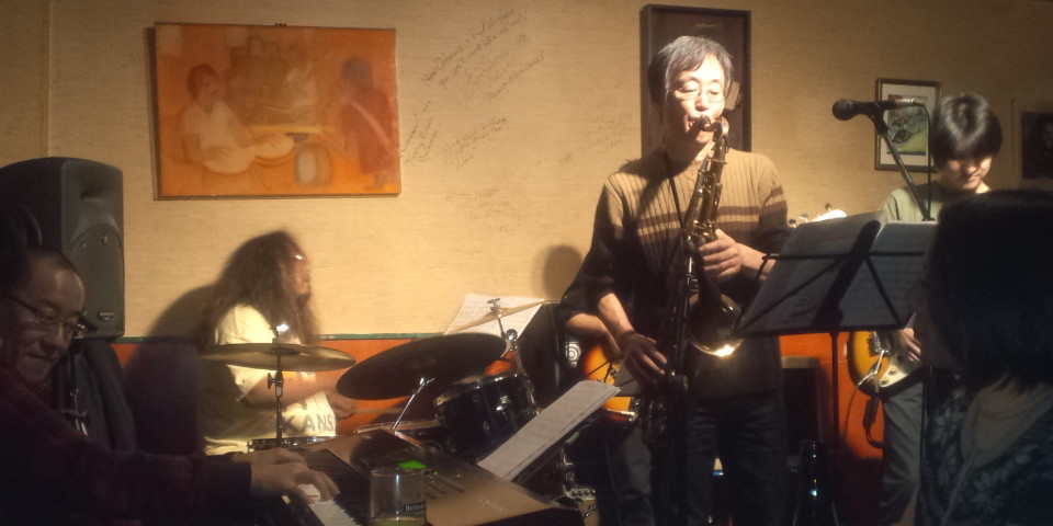 素数の会 ｖol ６メンバー園山光博 Sax 泰輝 Key 坪井寛 G 木村和夫 Bass 村上広樹 Dr Love Music Music ﾊﾟﾗﾀﾞｲｽ でも何でもｱﾘかも