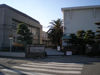 中部中学校