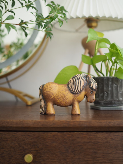来年の干支は馬！！縁起物の干支のオブジェを買ってみた。もちろん
