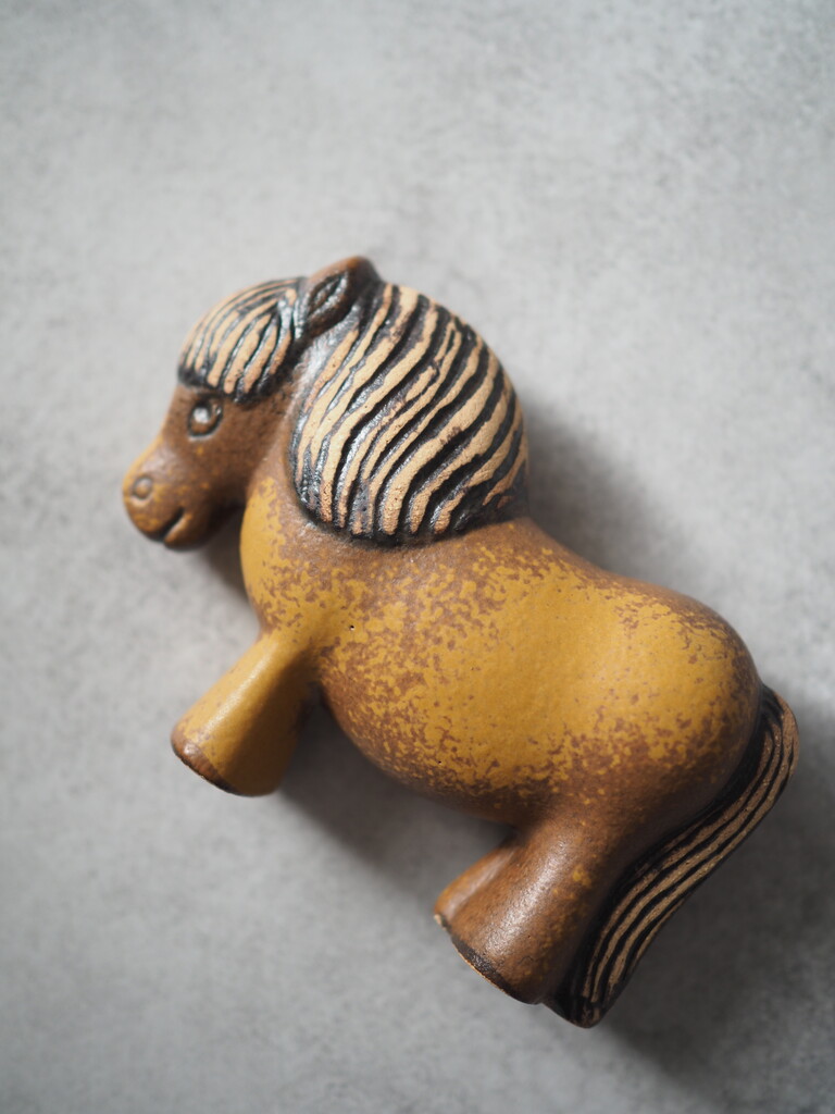 来年の干支は馬！！縁起物の干支のオブジェを買ってみた。もちろん