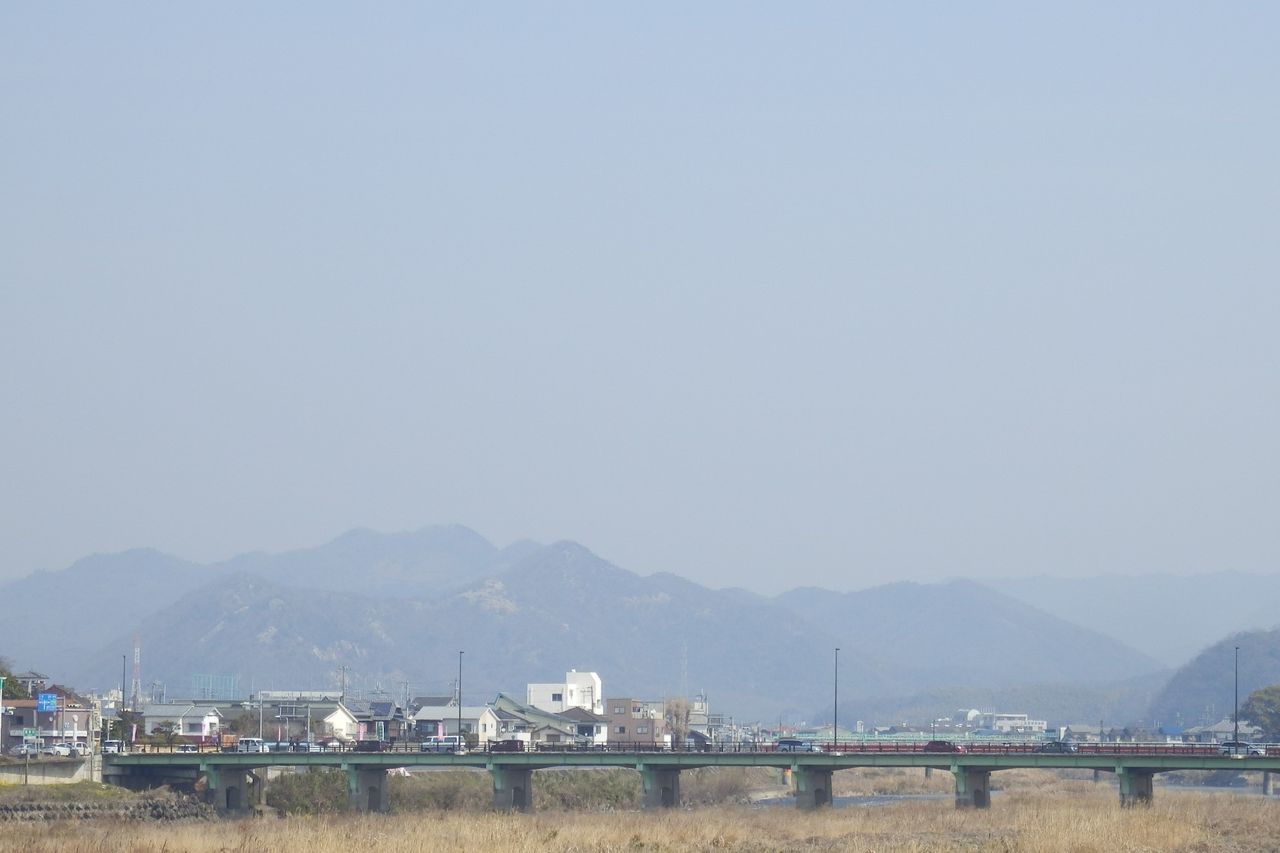 麒麟も老いては駑馬にも劣る | きりんも老いては馬に劣る 意味 – BETE
