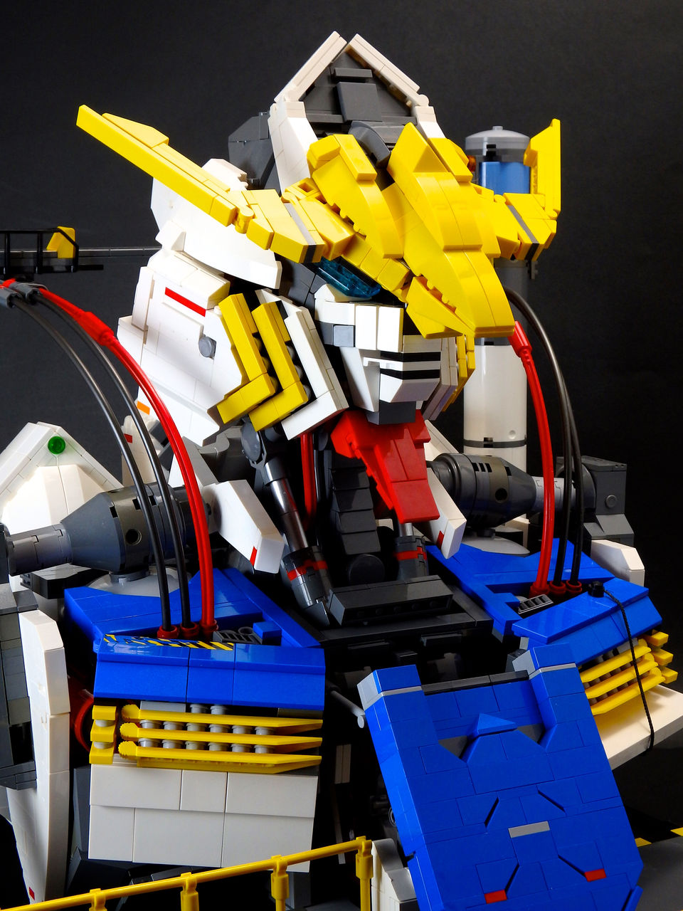 ガンダムバルバトス胸像 : JANレゴ