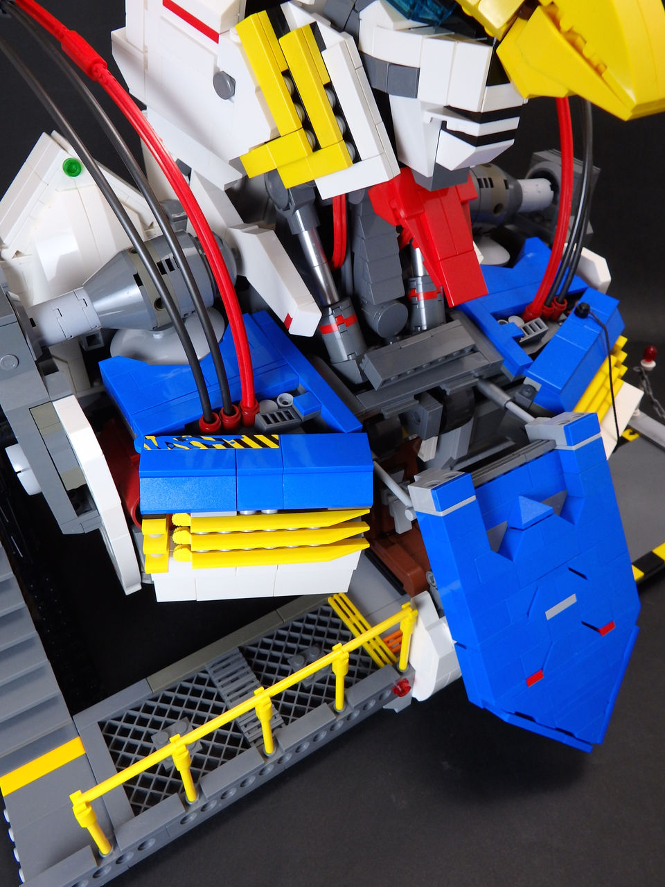 ガンダムバルバトス胸像 : JANレゴ