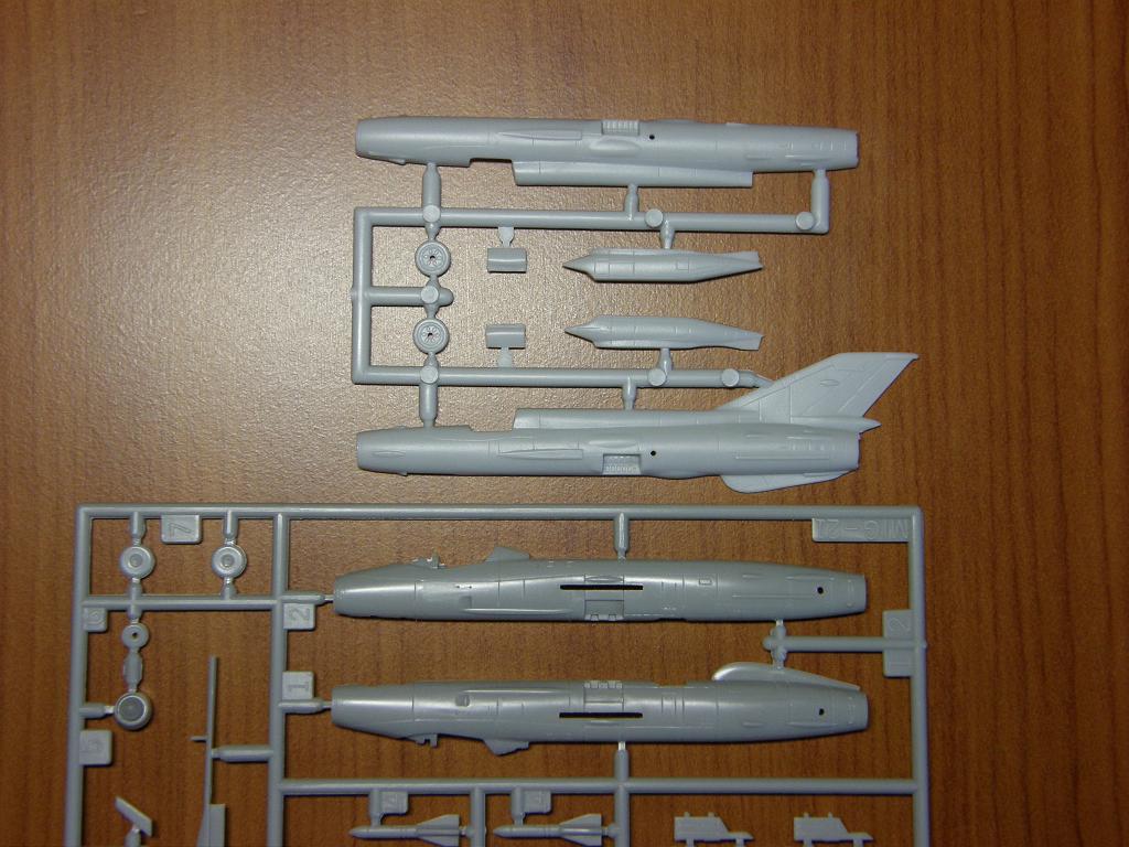 ツクダホビー 1/144 MiG-21 “フィッシュベッド” : 蛇乃目伍長の