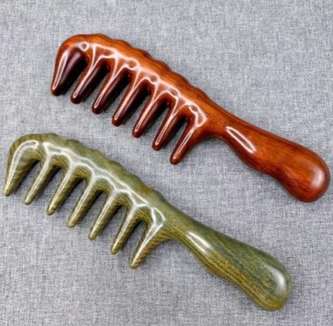 木製の櫛 