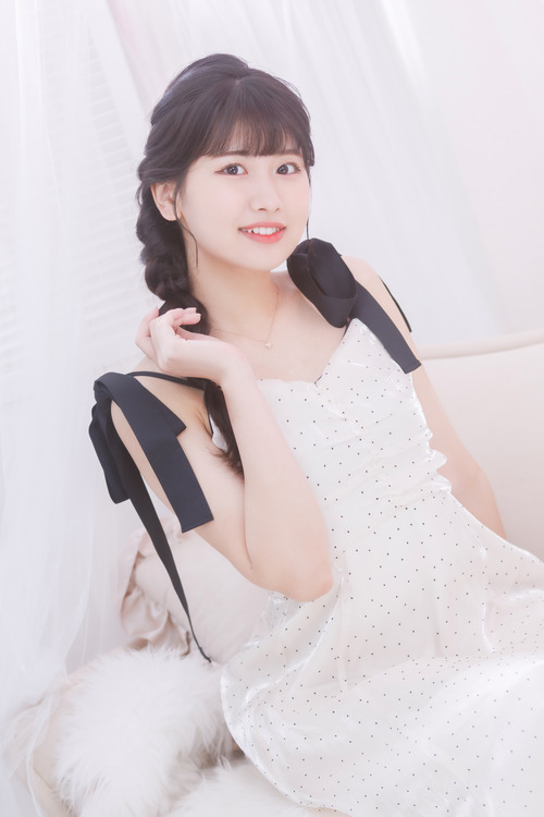 【リリース用宣材】髙橋彩香（縦）