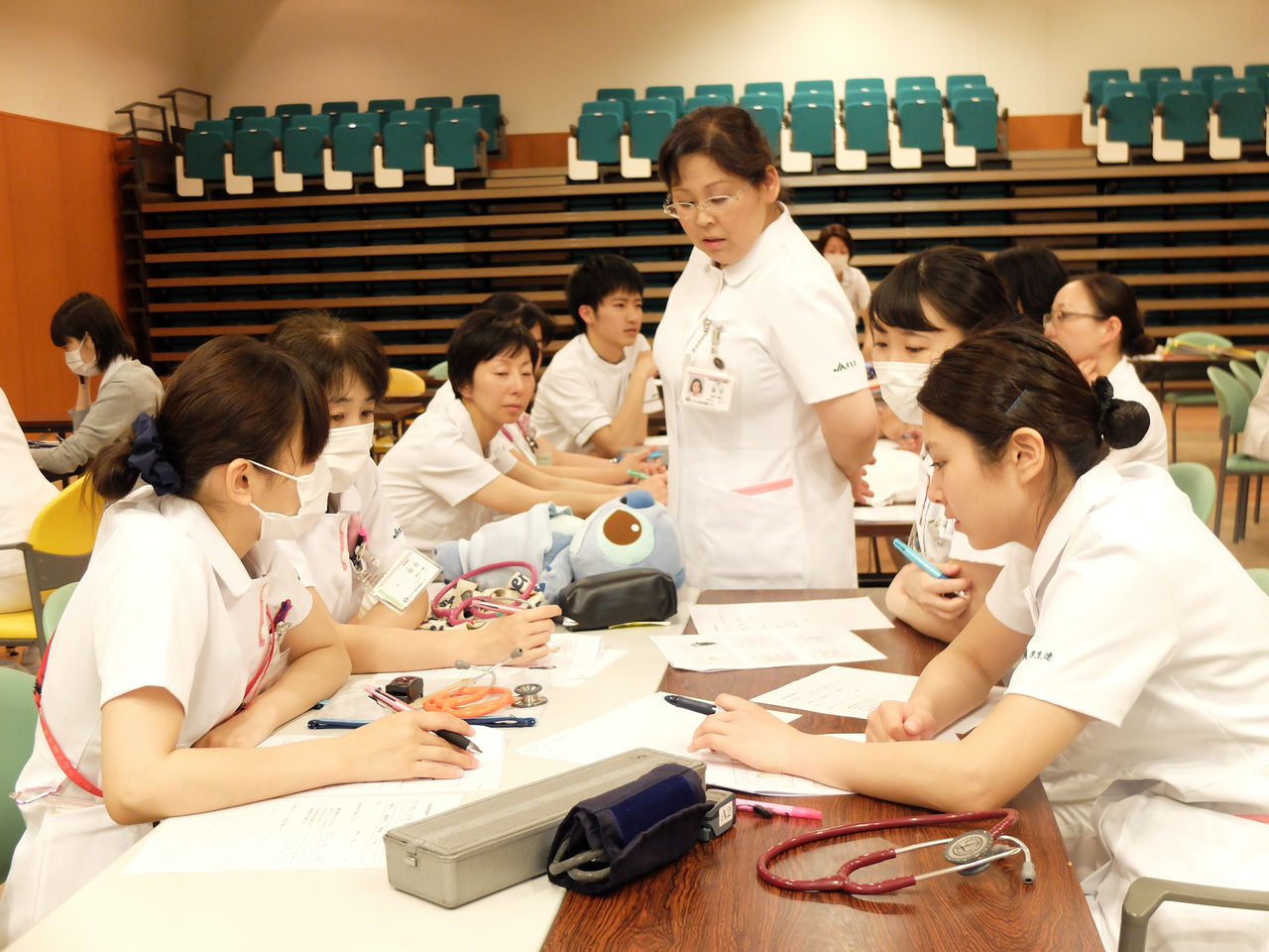 2016看護部便り2 新人看護師研修「フィジカルアセスメント（身体診察技法）」 JAとりで総合医療センター blog