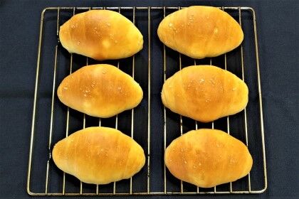 手抜塩バターロール焼上り0430
