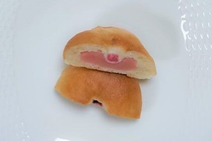 0219桜あんパン断面