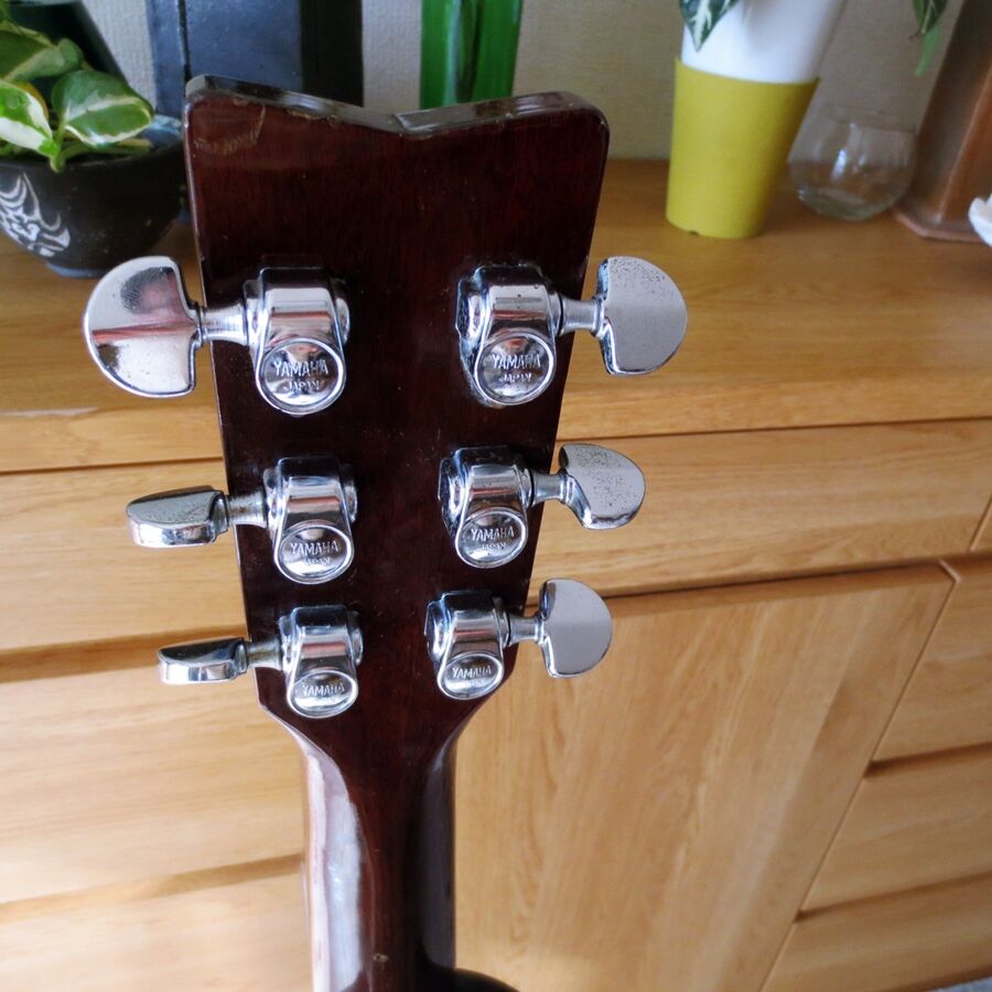 あの赤ラベルのYAMAHA FG151アコースティックギター : おっさん