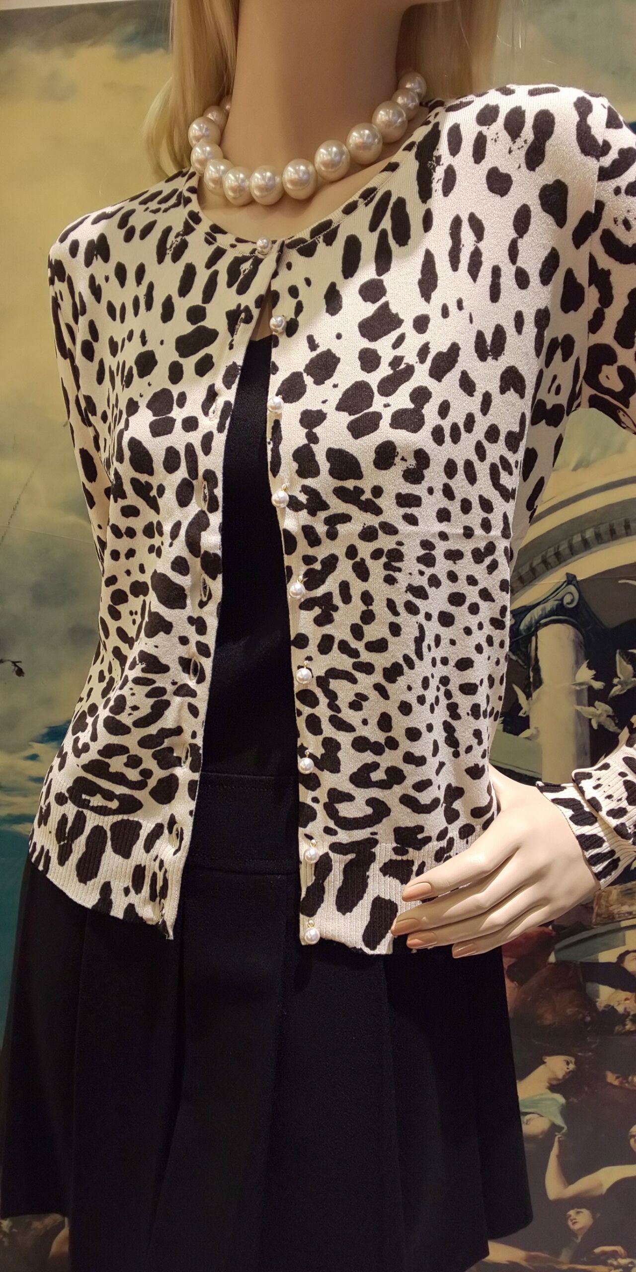 Sale70 Off ヒョウ柄レギュラーカーデ オフ白 ヒョウ 残りわずか ジーザスディアマンテ大阪店