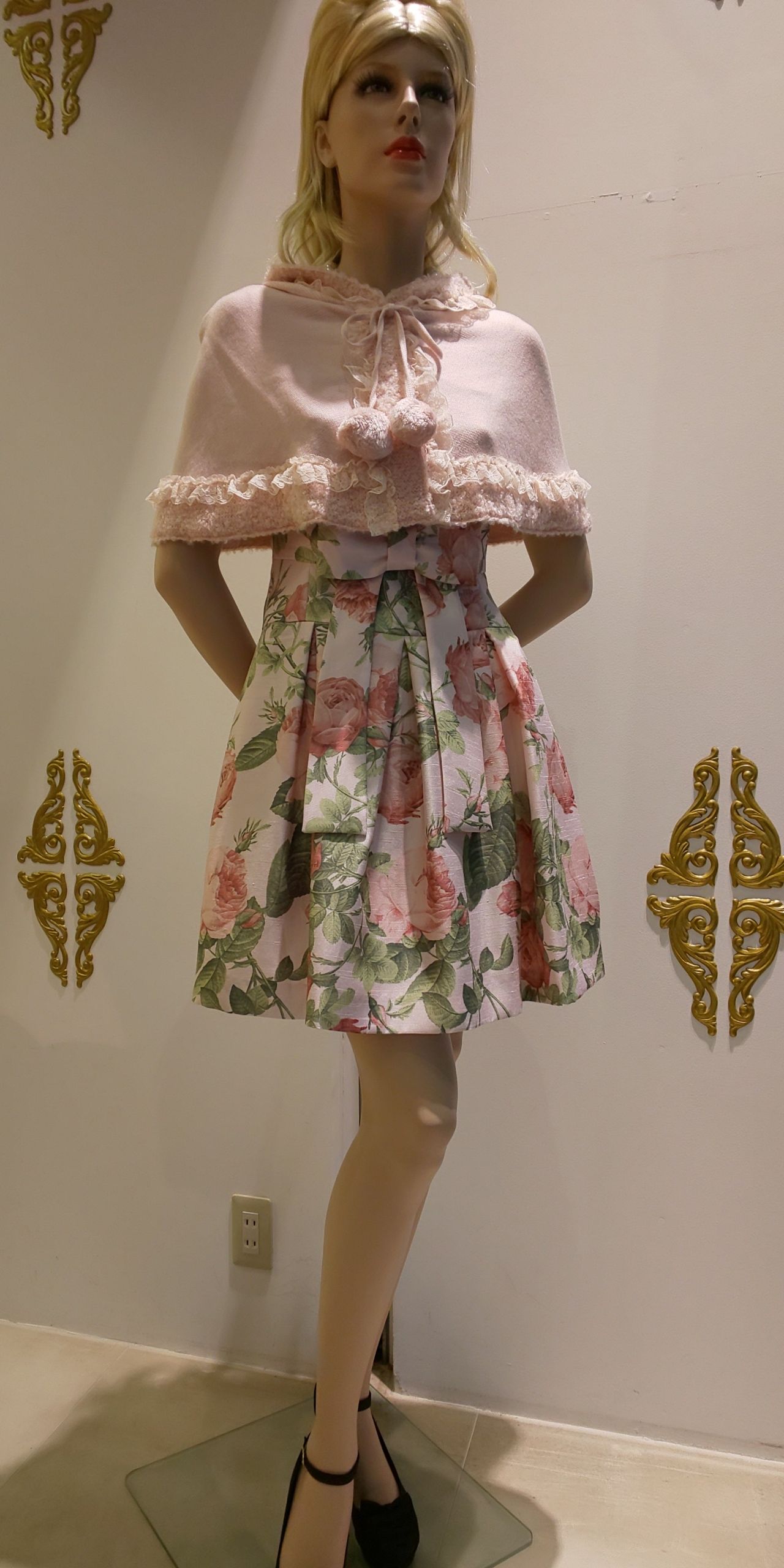 ジーザスディアマンテ　ポンポンベビーケープ　ピンク ニュース❗️sale60%OFF⭐️新ポンポンベビーケープ⭐️ピンク、本日