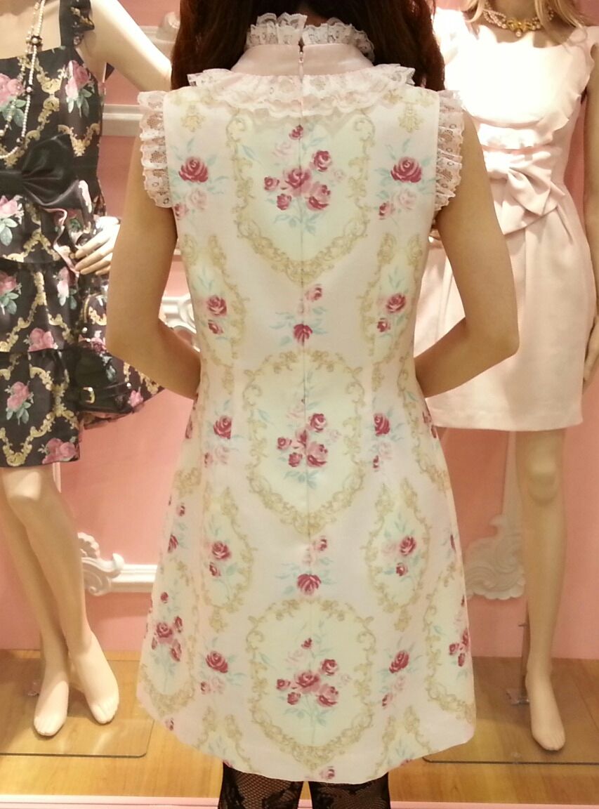 ☆レースの襟飾りの少女ワンピ☆オーナメント薔薇柄ピンク 