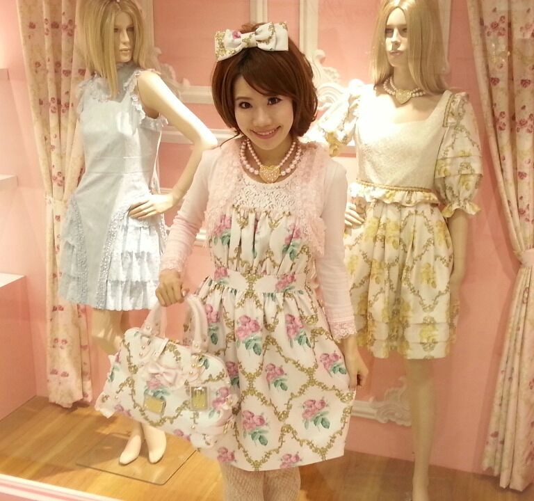 ルリジューズワンピⅡベルサイユローズ柄ピンク♪♪ピンクコーデ  