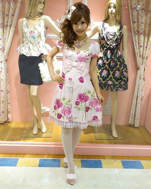 50 オフ 新小悪魔ワンピ プレミアムローズ柄ピンク Atelier Diamante Nagoya 50 オフ 新小悪魔ワンピ プレミアムローズ柄ピンク Atelier Diamante Nagoya